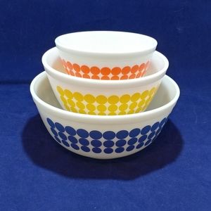 Vintage Pyrex Dots Mixing Bowl Set